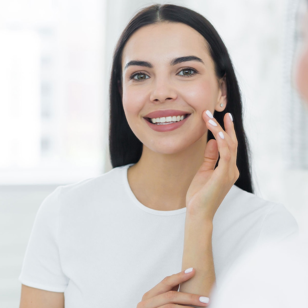 This Sheet Mask Clears Breakouts and Soothes Irritated, Oily Skin This Sheet Mask Clears Breakouts and Soothes Irritated, Oily Skin